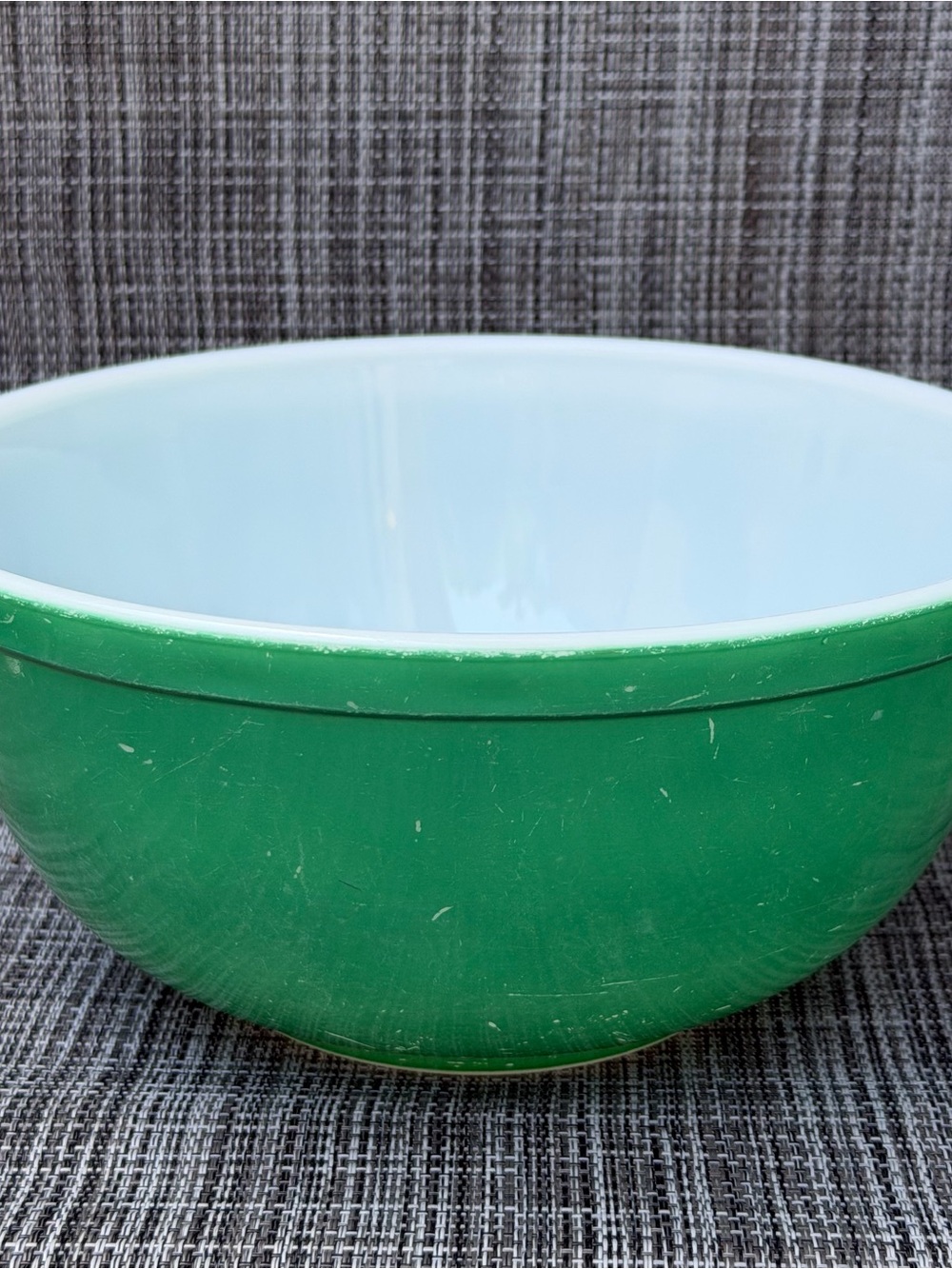 Vintage Pyrex #403 Mixing Bowl - Picture 6 of 8